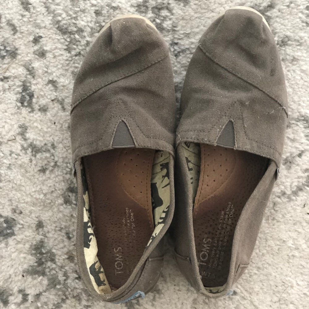 Gray TOMS